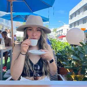 Meet your Posher, Daisy